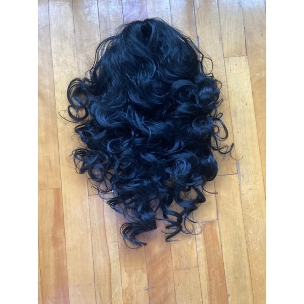NewSuYuan Black Curly Synthetic Wig with Wig Cap and Carry Bag 20 Inch